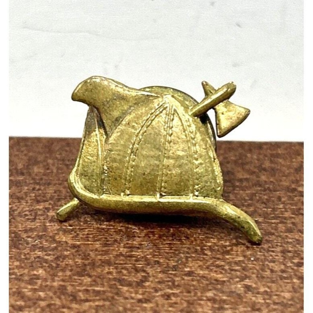 Fire Fighter Fireman Helmet & Axe Gold Tone Metal Lapel Pin‎